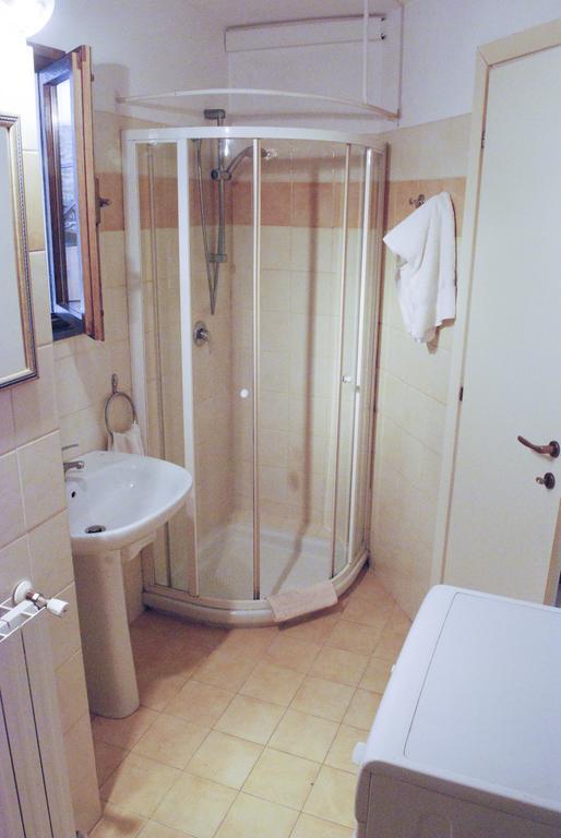 Parte Di Casa Con Giardino E Piscina Villa Pietrasanta Exteriör bild